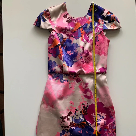 NWT H&M Fashion Star Structured Floral Print Dress w/ Cap Sleeves Size 4 - Picture 2 of 14